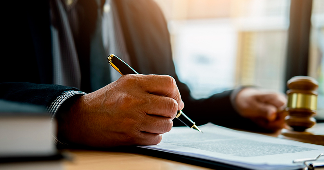 Mesmo com justiça gratuita, empregado é condenado a pagar perícia.